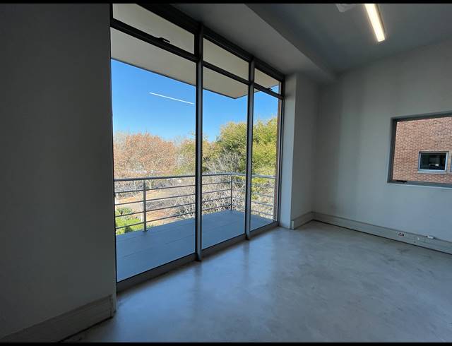 285M² OFFICE TO LET IN BRYANSTON